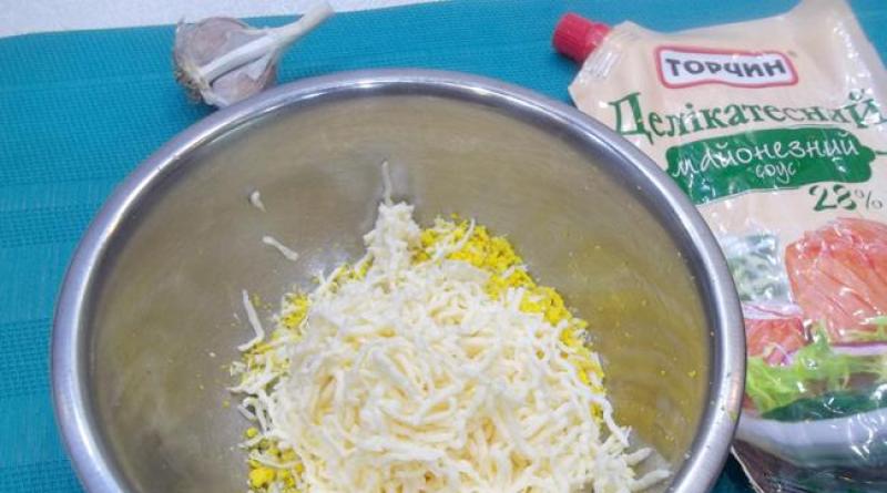 Сыр с чесноком и майонезом Чесночная закуска из плавленных сырков - Красиво, вкусно, бюджетно